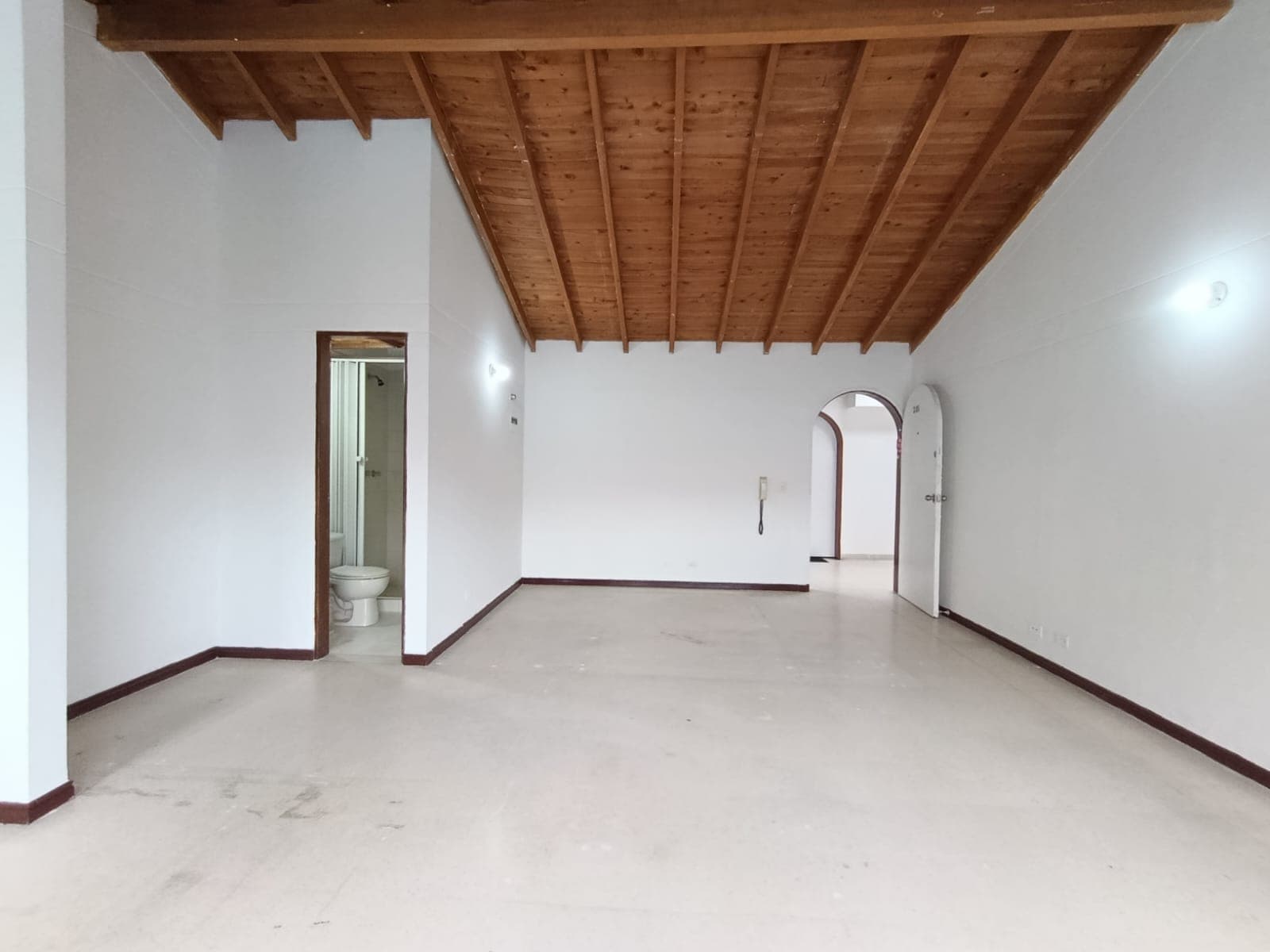 Oficina en arriendo en Conquistadores, Laureles, Medellín — foto 5 de 10