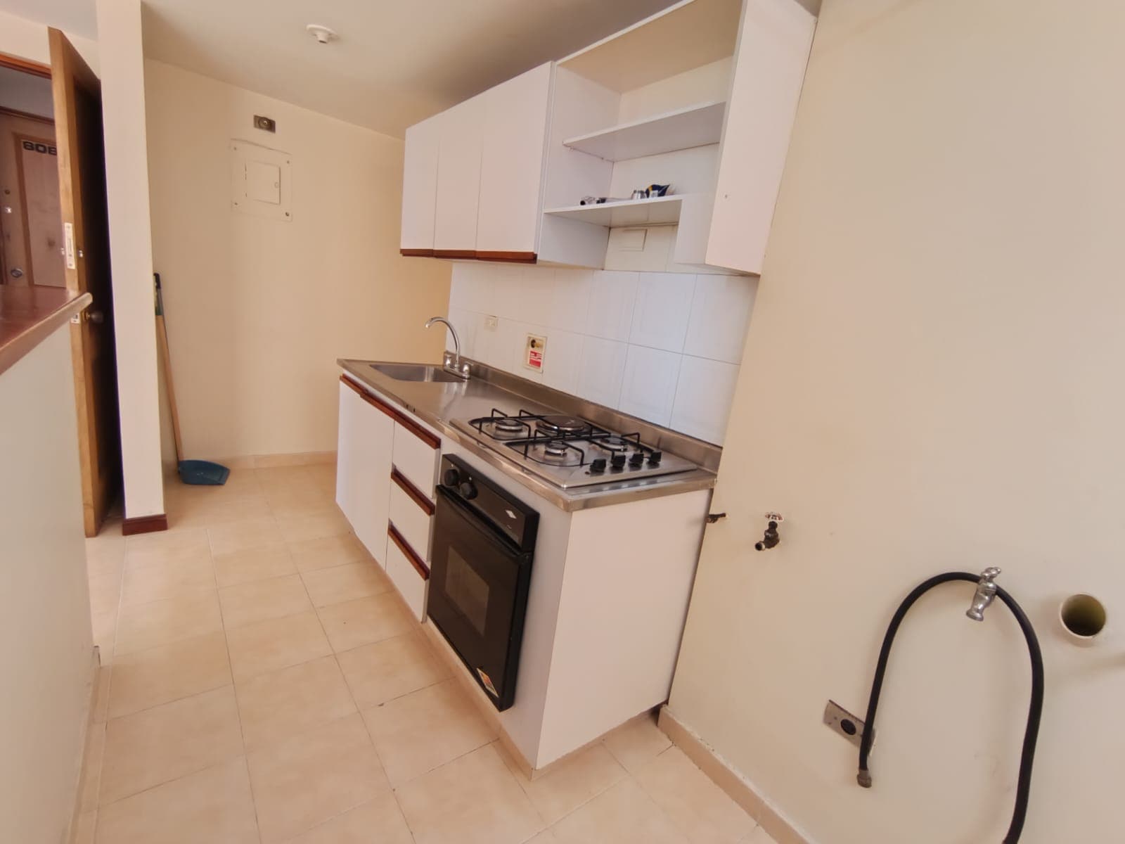 Apartamento en arriendo en Almería, La America, Medellín — foto 2 de 9
