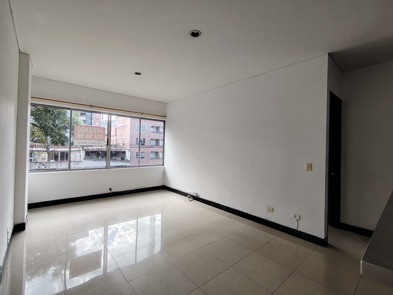 Apartamento en arriendo en Estadio, Laureles, Medellín — foto 2 de 11