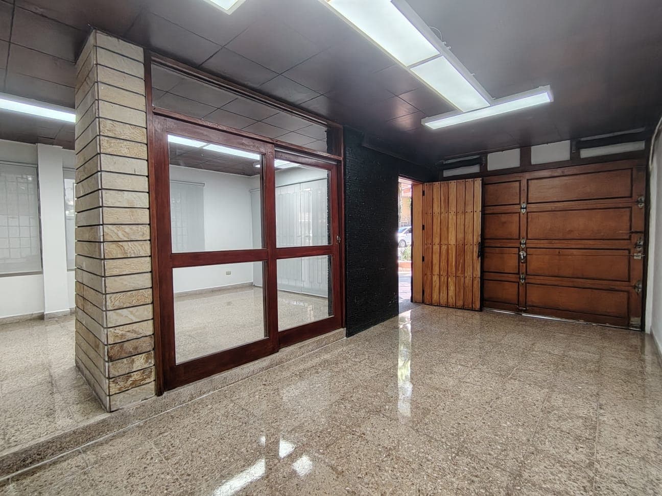 Casa Comercial en arriendo en Florida Nueva, Laureles, Medellín — foto 2 de 20