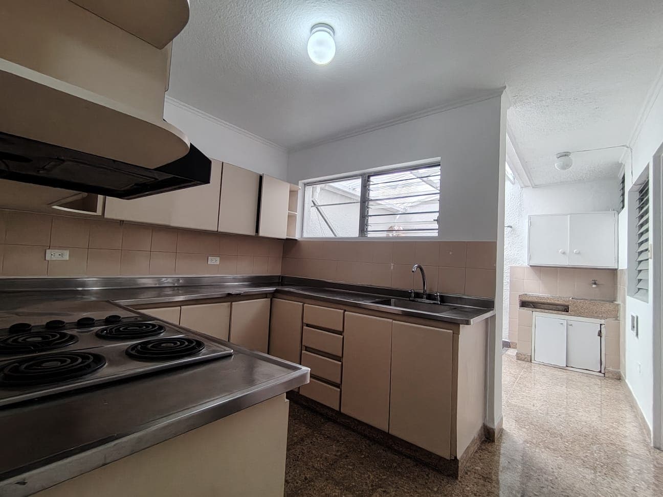 Casa Comercial en arriendo en Florida Nueva, Laureles, Medellín — foto 5 de 20