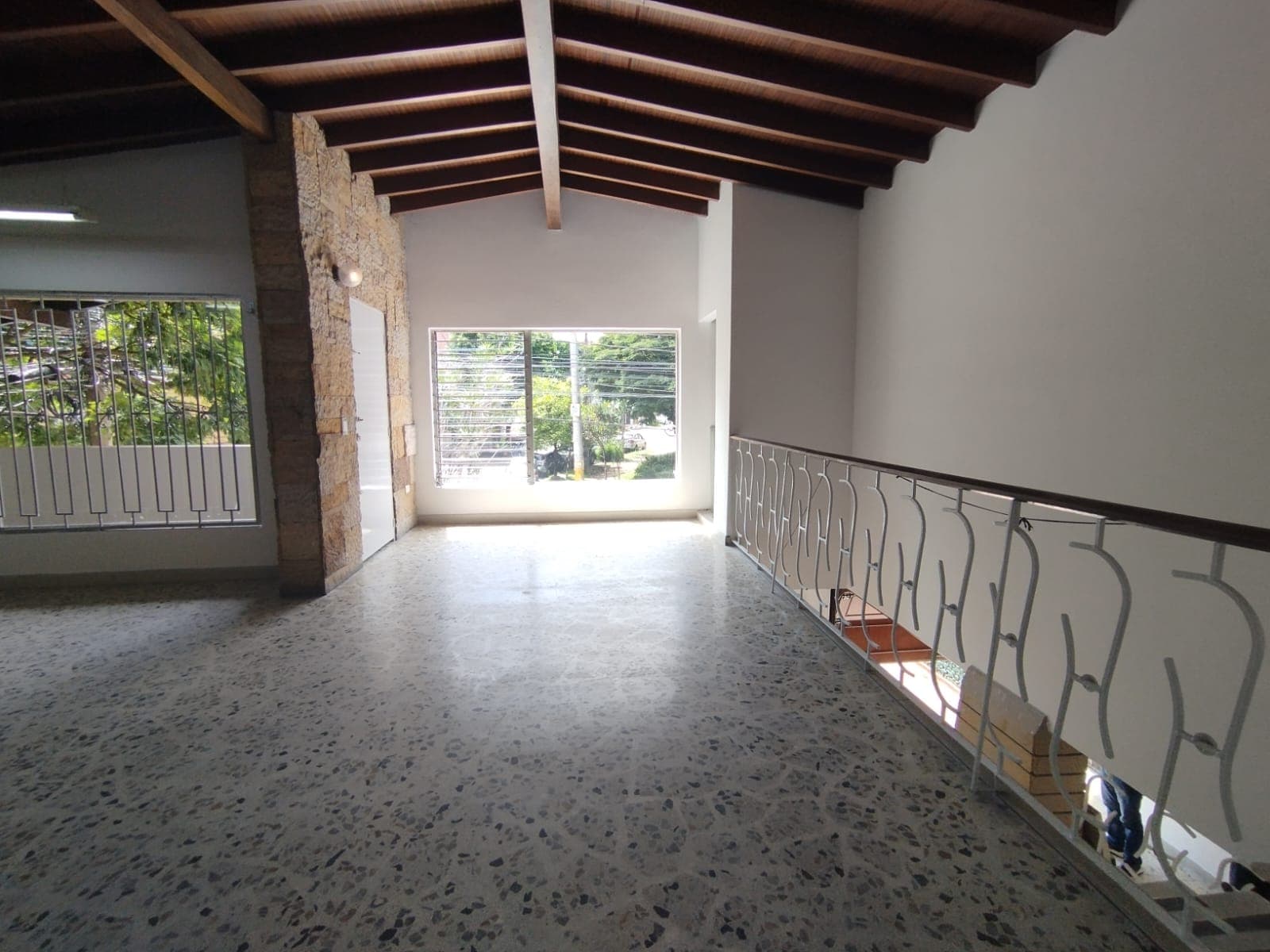 Casa Comercial en arriendo en Florida Nueva, Laureles, Medellín — foto 1 de 20
