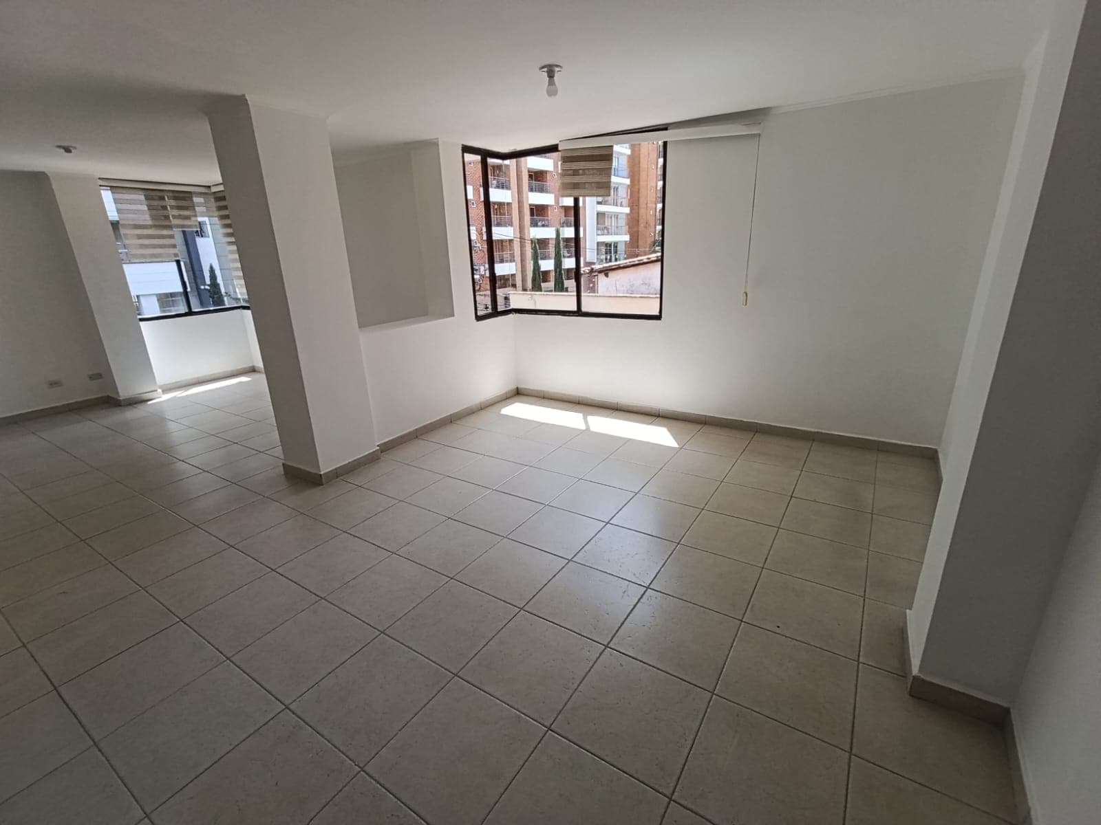 Apartamento en arriendo en Laureles, Medellín — foto 3 de 16