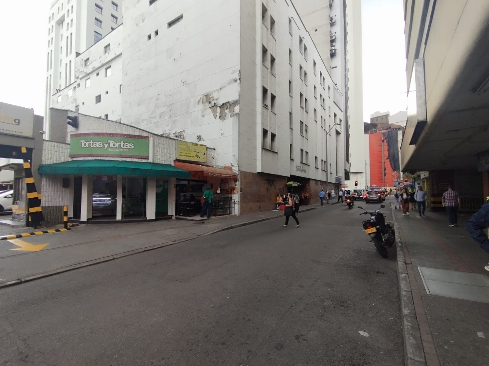 Local en arriendo en La Candelaria, Centro, Medellín — foto 1 de 12