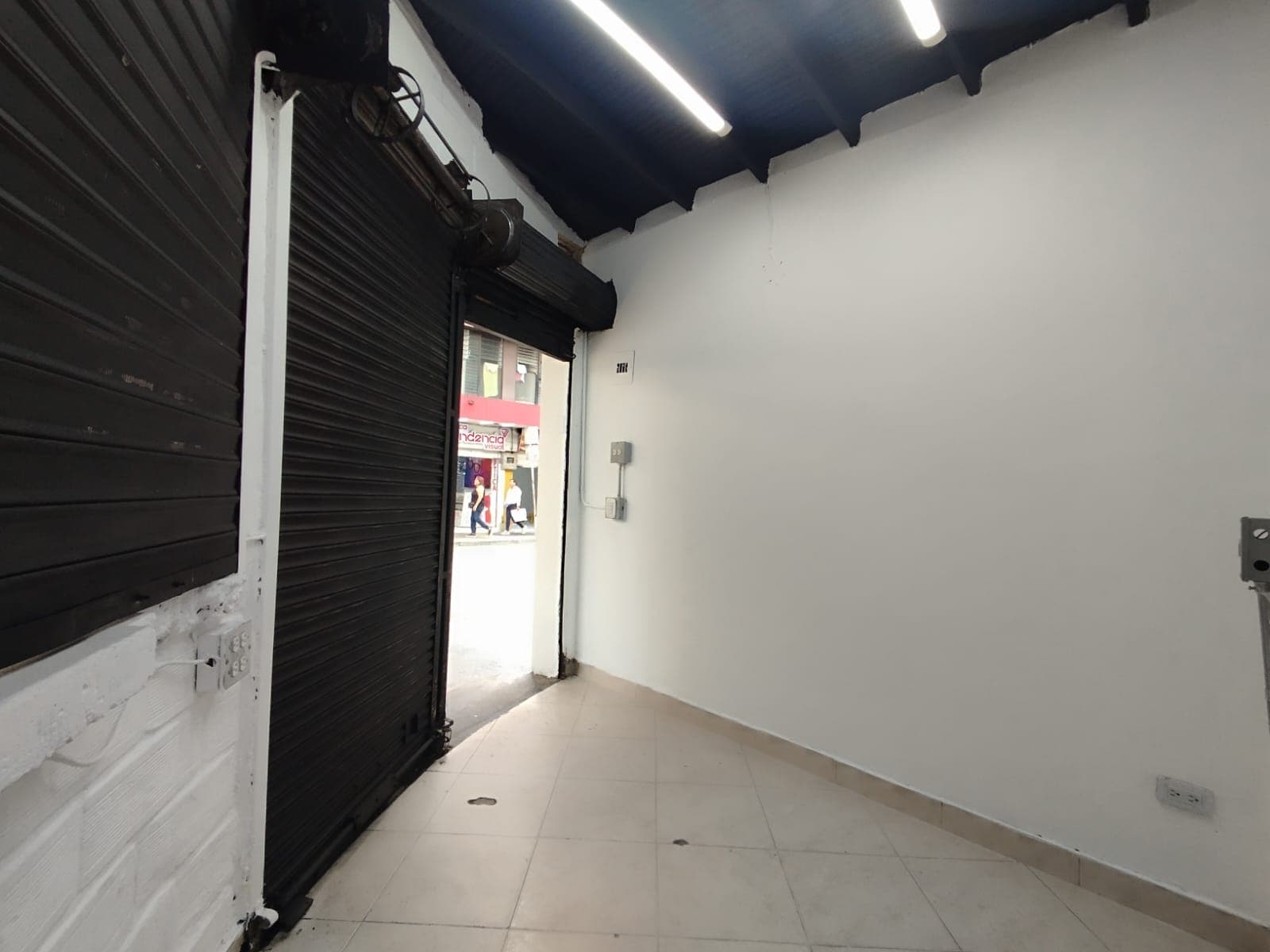 Local en arriendo en La Candelaria, Centro, Medellín — foto 3 de 12