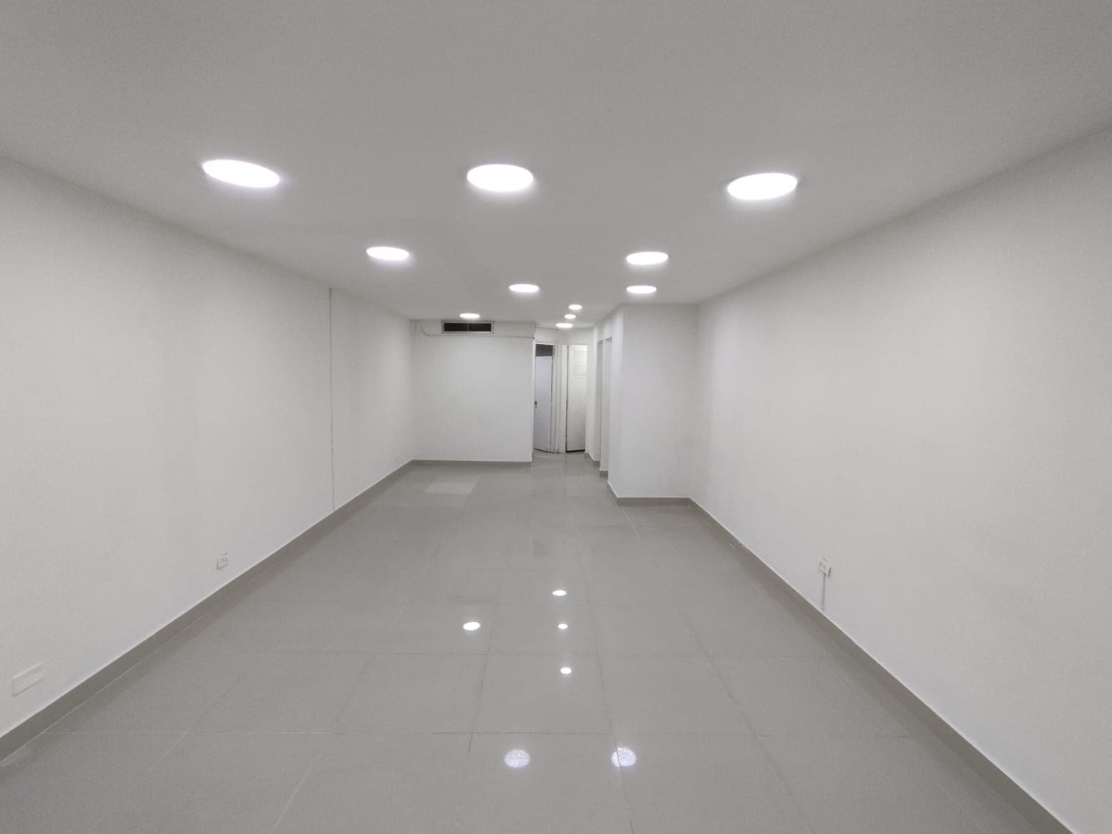 Local en arriendo en Centro, Medellín — foto 3 de 10