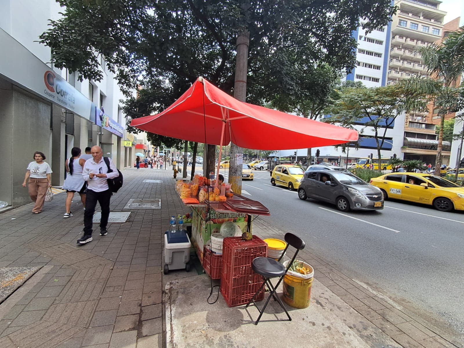 Local en arriendo en Centro, Medellín — foto 1 de 20