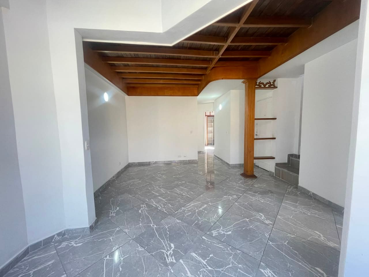 Apartamento en arriendo en La Castellana, Laureles, Medellín — foto 1 de 20