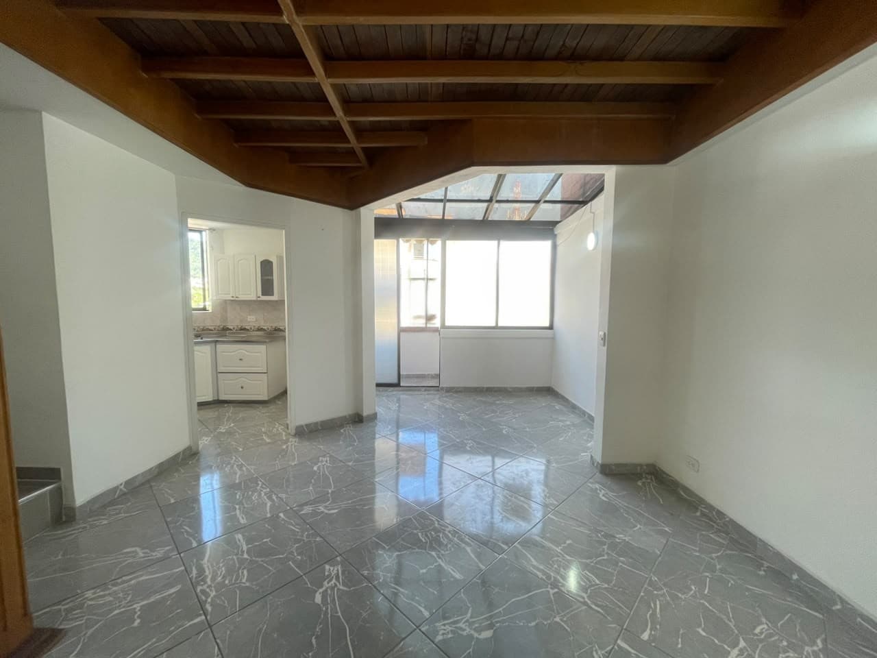 Apartamento en arriendo en La Castellana, Laureles, Medellín — foto 2 de 20