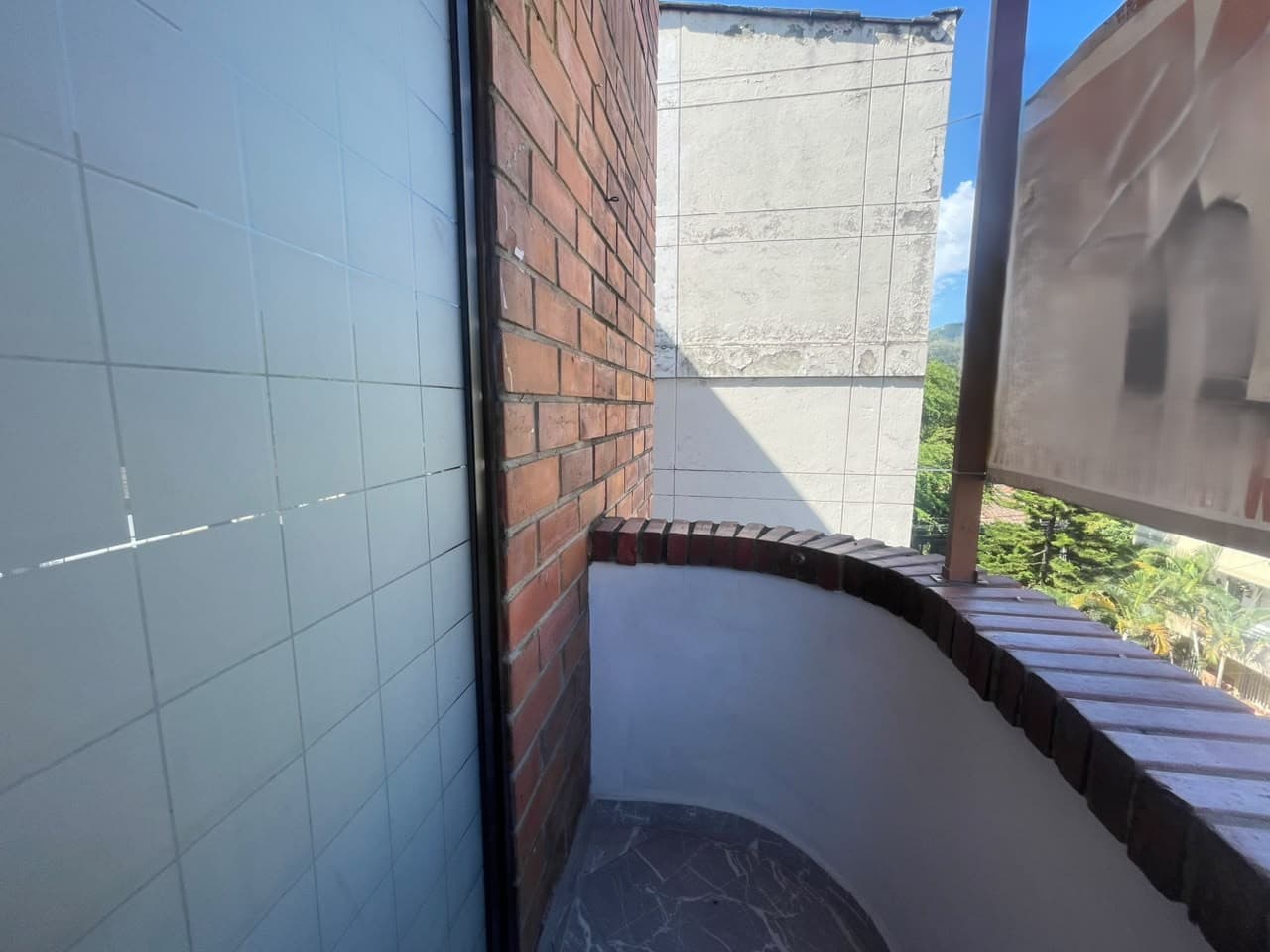 Apartamento en arriendo en La Castellana, Laureles, Medellín — foto 3 de 20