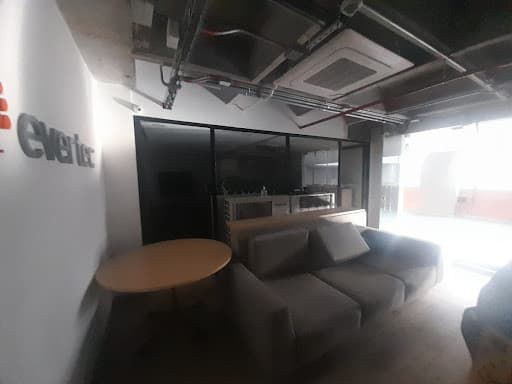 Local en arriendo en Naranjal, Laureles, Medellín — foto 3 de 18