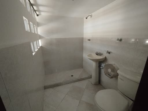 Oficina en arriendo en La Candelaria, Centro, Medellín — foto 3 de 10