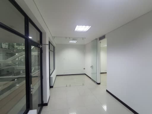 Local en arriendo en Los Balsos, El Poblado, Medellín — foto 4 de 18