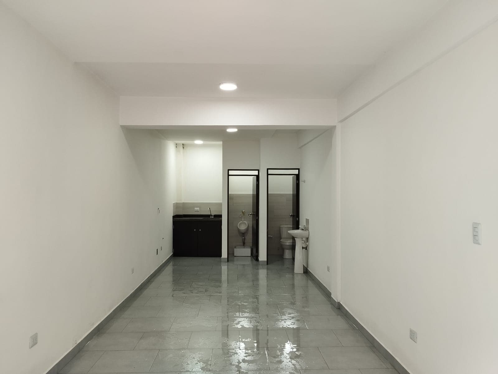 Local en arriendo en La Candelaria, Centro, Medellín — foto 2 de 13