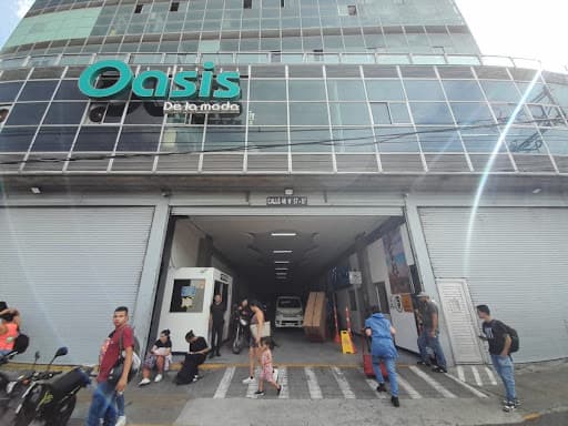 Bodega en arriendo en Barrio Triste Corazón De Jesús, Centro, Medellín — foto 1 de 20