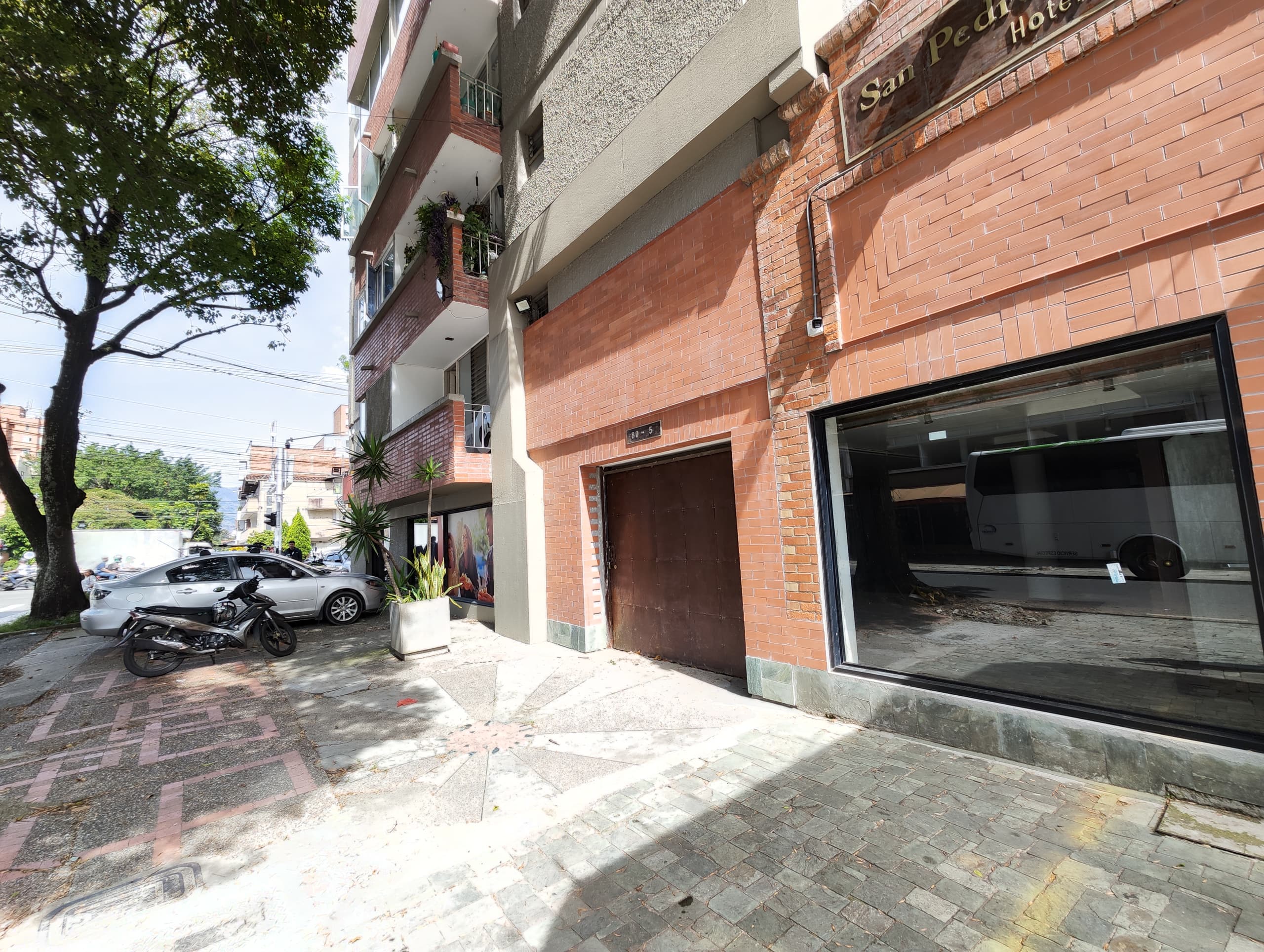Local en arriendo en La Floresta, La America, Medellín — foto 2 de 10