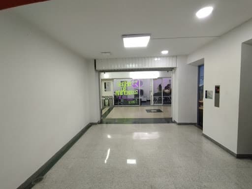 Local en arriendo en La Candelaria, Centro, Medellín — foto 2 de 7