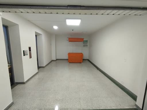 Local en arriendo en La Candelaria, Centro, Medellín — foto 4 de 7