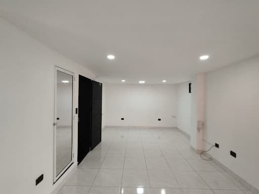 Oficina en arriendo en La Candelaria, Centro, Medellín — foto 1 de 12