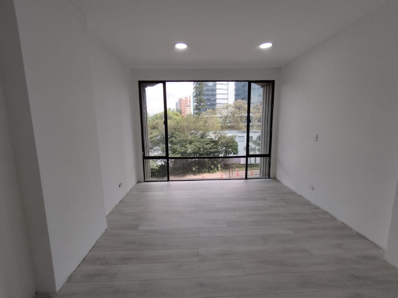 Local en arriendo en Milla De Oro, El Poblado, Medellín — foto 1 de 7