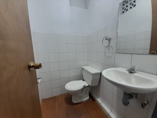 Local en arriendo en La Candelaria, Centro, Medellín — foto 1 de 12