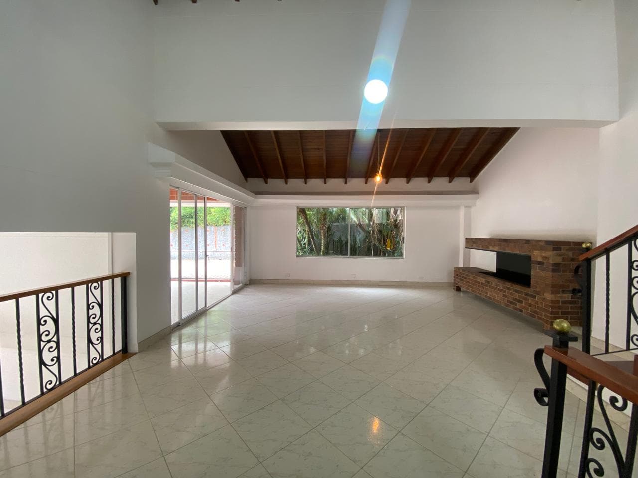 Casa Vivienda en arriendo en San Lucas, El Poblado, Medellín — foto 4 de 20