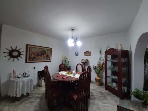 Casa Comercial en arriendo en San Joaquín, Laureles, Medellín — foto 1 de 13