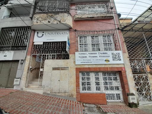 Casa Comercial en arriendo en Prado, Centro, Medellín — foto 1 de 20