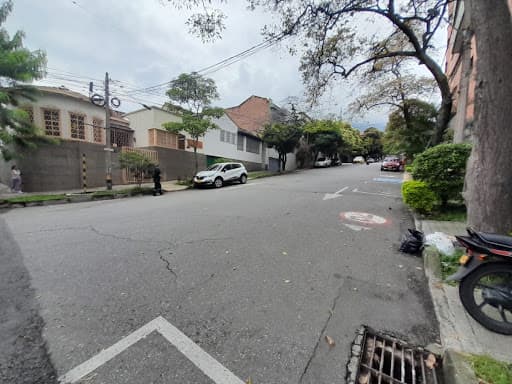 Casa Comercial en arriendo en Prado, Centro, Medellín — foto 2 de 20