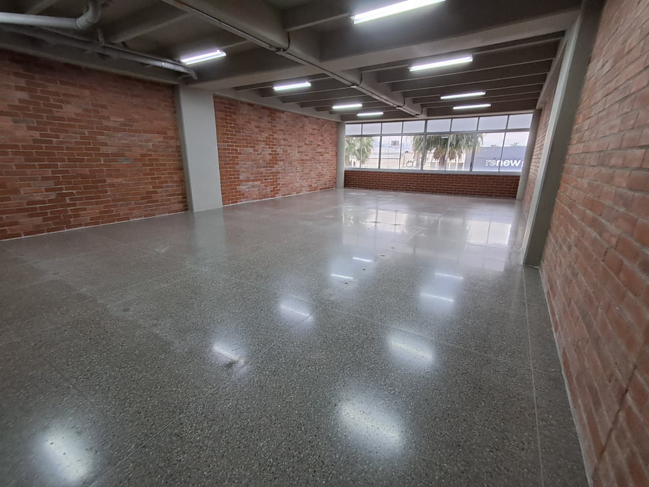 Local en arriendo en Santa Fé, Guayabal, Medellín — foto 3 de 9