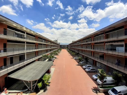 Local en arriendo en Santa Fé, Guayabal, Medellín — foto 1 de 16