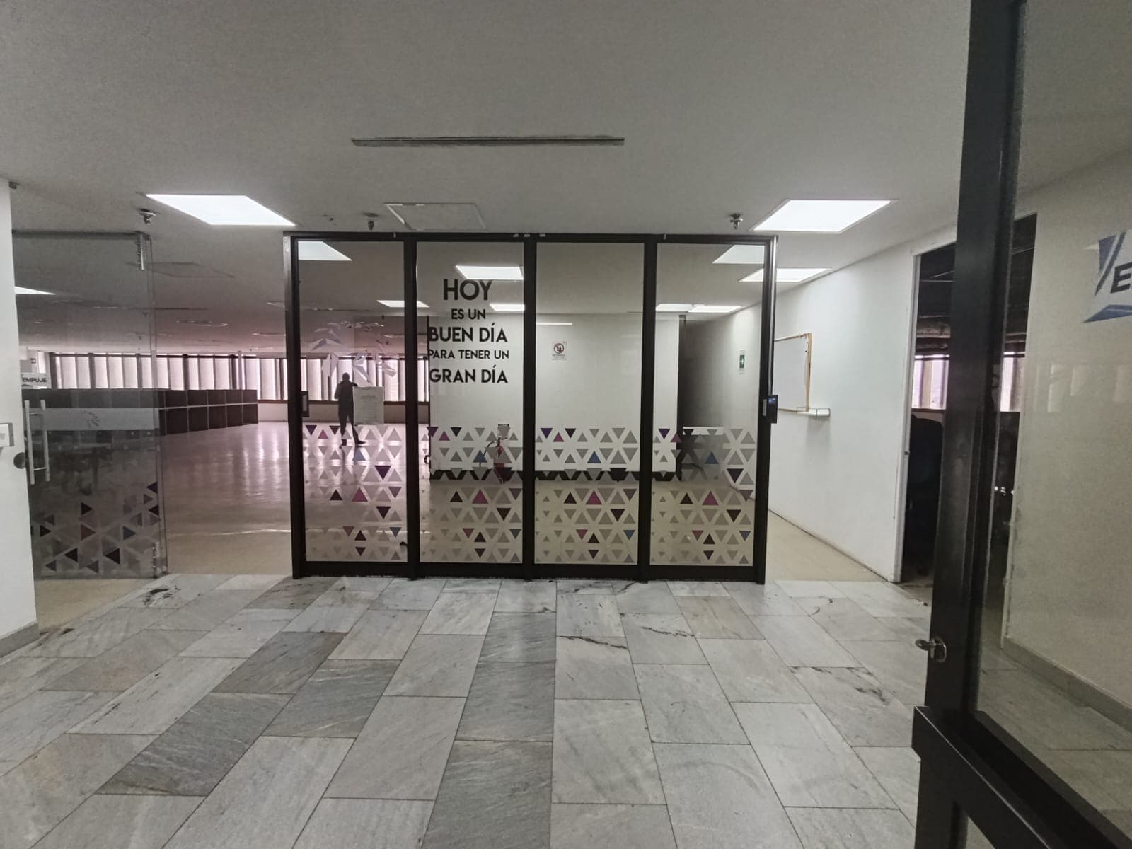 Oficina en arriendo en Centro Medellín — foto 2 de 20