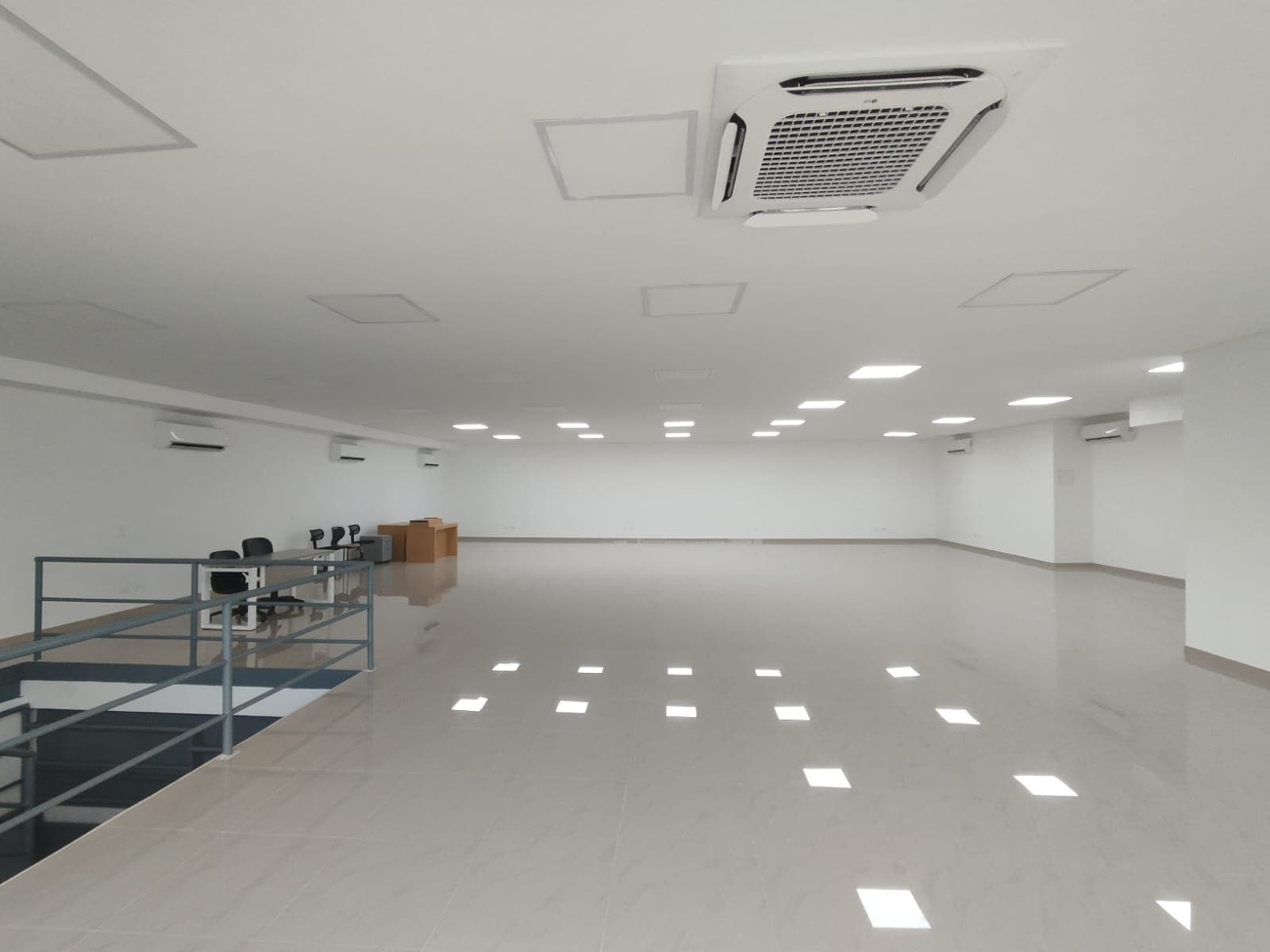 Oficina en arriendo en Barrio Colombia, El Poblado, Medellín — foto 4 de 15