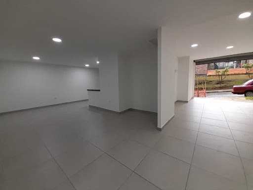 Local en arriendo en Suramérica La, La Estrella — foto 2 de 10