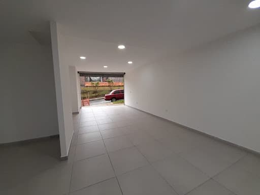 Local en arriendo en Suramérica La, La Estrella — foto 3 de 10