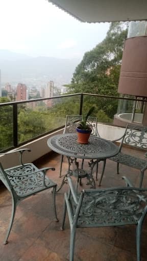 Apartamento en arriendo en Los Balsos, El Poblado, Medellín — foto 3 de 20