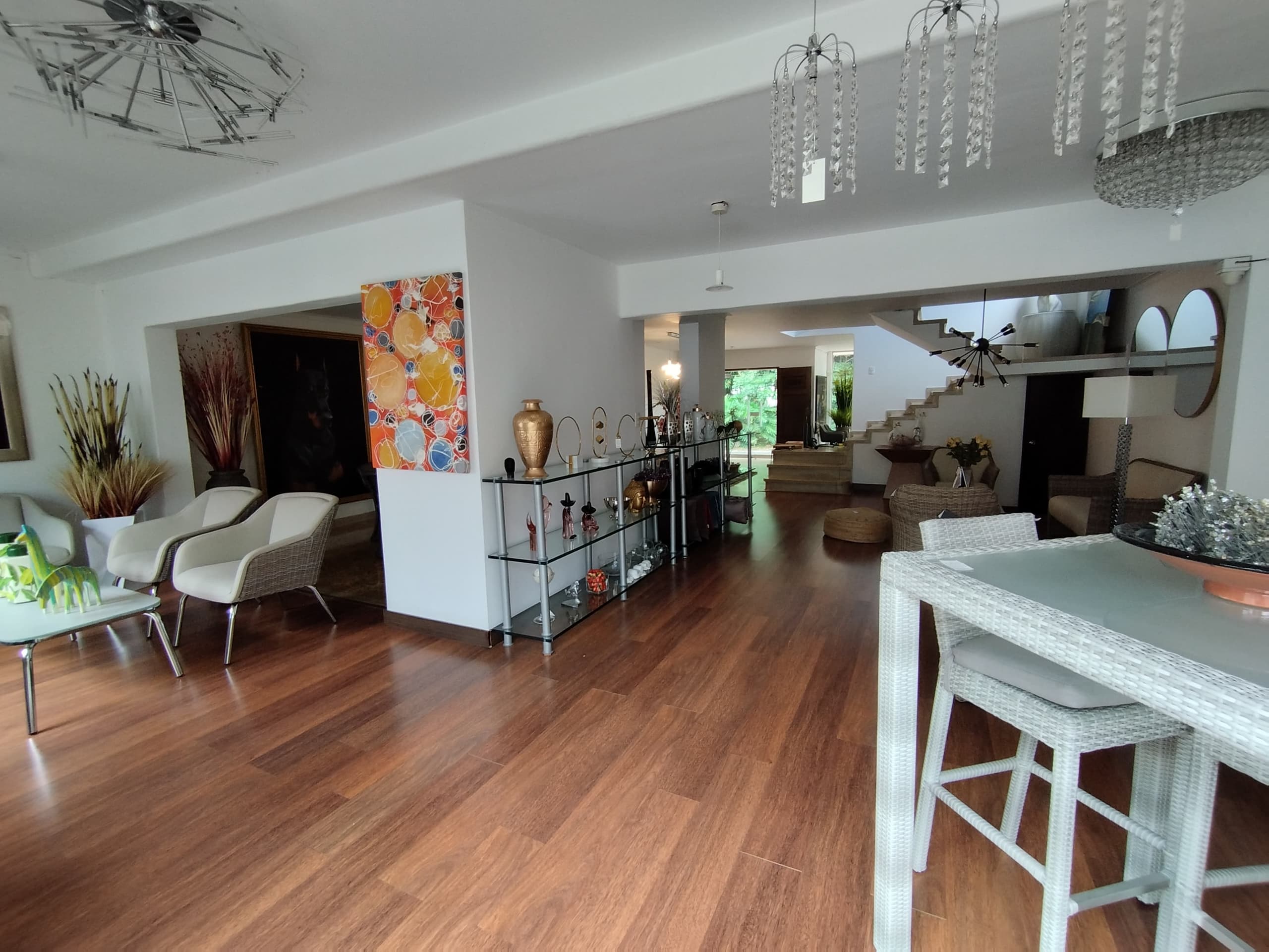 Casa Comercial en arriendo en Patio Bonito, El Poblado, Medellín — foto 1 de 20