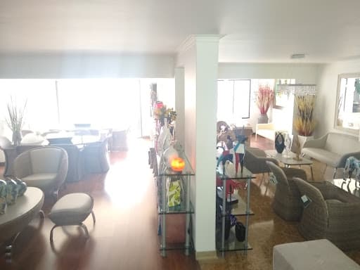 Casa Comercial en arriendo en Patio Bonito, El Poblado, Medellín — foto 2 de 20