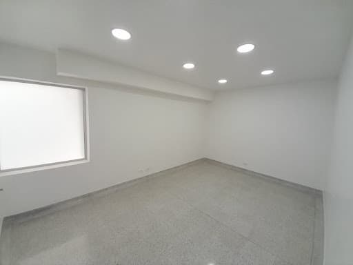 Oficina en arriendo en San Javier, Medellín — foto 1 de 7