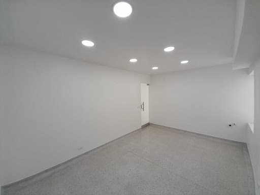 Oficina en arriendo en San Javier, Medellín — foto 2 de 7