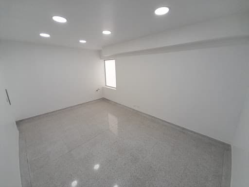 Oficina en arriendo en San Javier, Medellín — foto 3 de 7