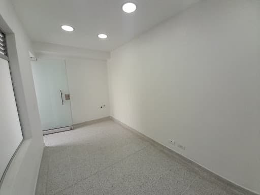 Oficina en arriendo en San Javier, Medellín — foto 3 de 4