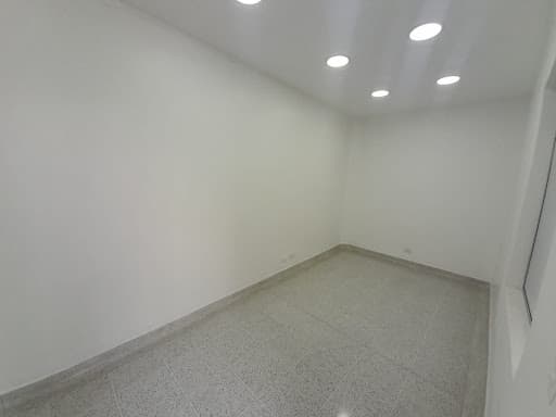 Oficina en arriendo en San Javier, Medellín — foto 1 de 5