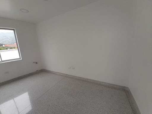 Oficina en arriendo en San Javier, Medellín — foto 3 de 5