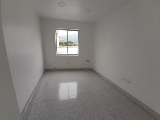 Oficina en arriendo en San Javier, Medellín — foto 4 de 5