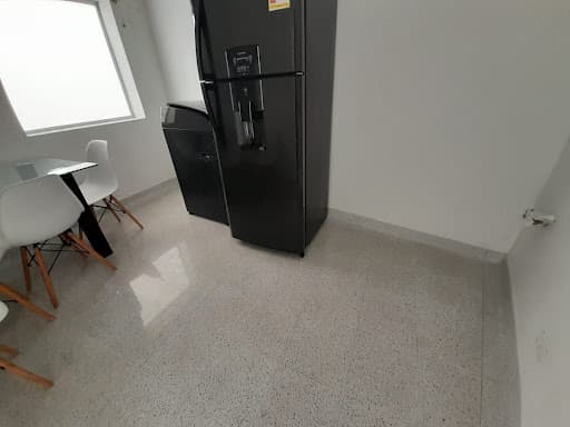 Oficina en arriendo en San Javier, Medellín — foto 2 de 4