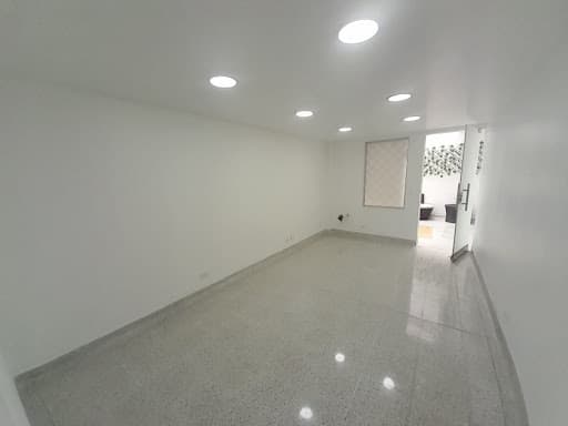 Oficina en arriendo en San Javier, Medellín — foto 2 de 6