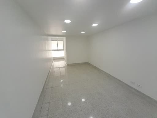 Oficina en arriendo en San Javier, Medellín — foto 5 de 6