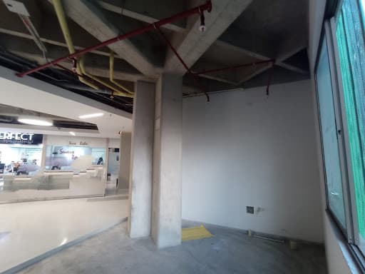 Local en arriendo en Bombona, Centro, Medellín — foto 1 de 11