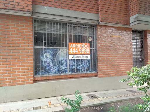 Local en arriendo en Estadio, Laureles, Medellín — foto 2 de 10